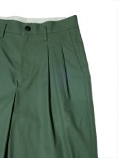 画像2: URU [ウル] COTTON 2TUCK PANTS [KHAKI]  (2)