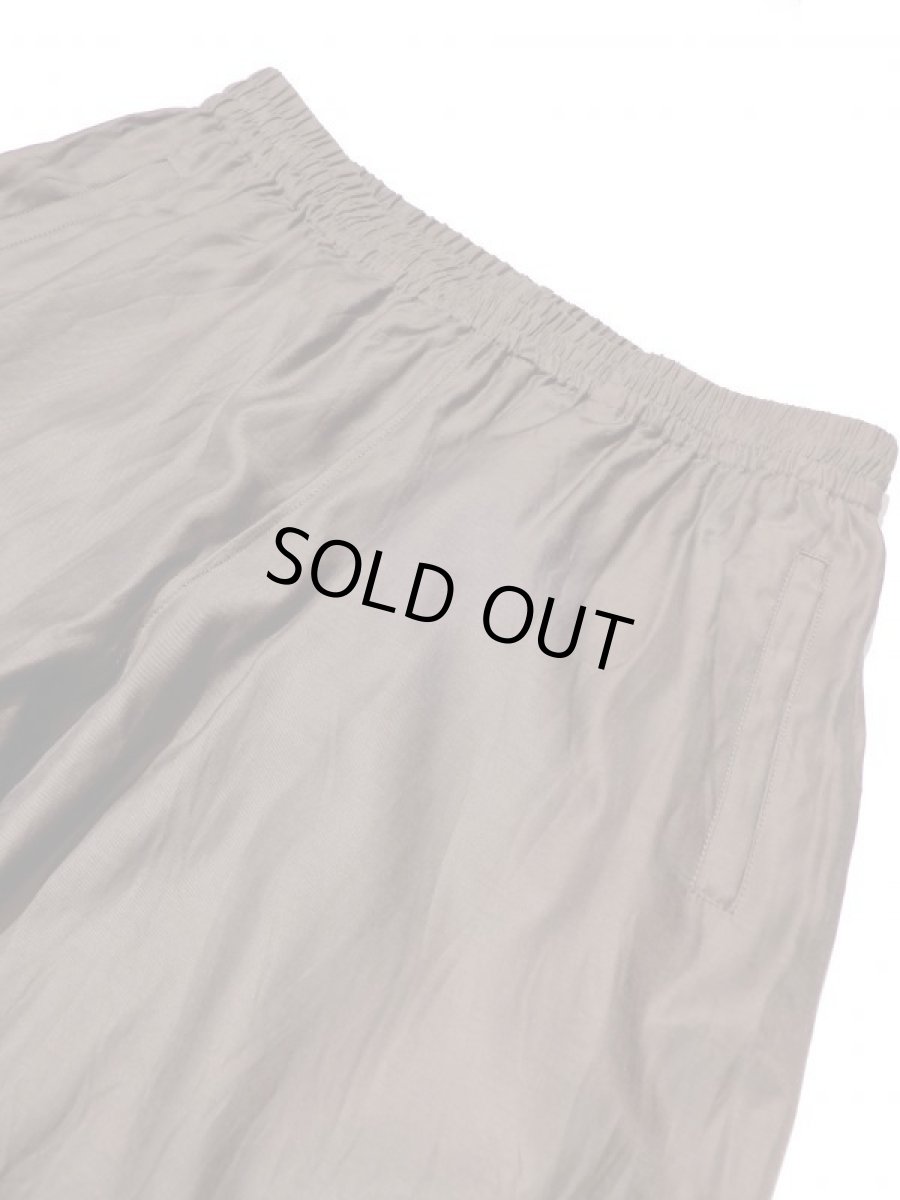 画像2: URU [ウル] COTTON CUPRA EASY PANTS [KHAKI]  (2)