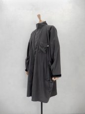 画像2: COMFY OUTDOOR GARMENT [コンフィーアウトドアガーメント] RAIN FALLS PONCHO [BLACK] (2)