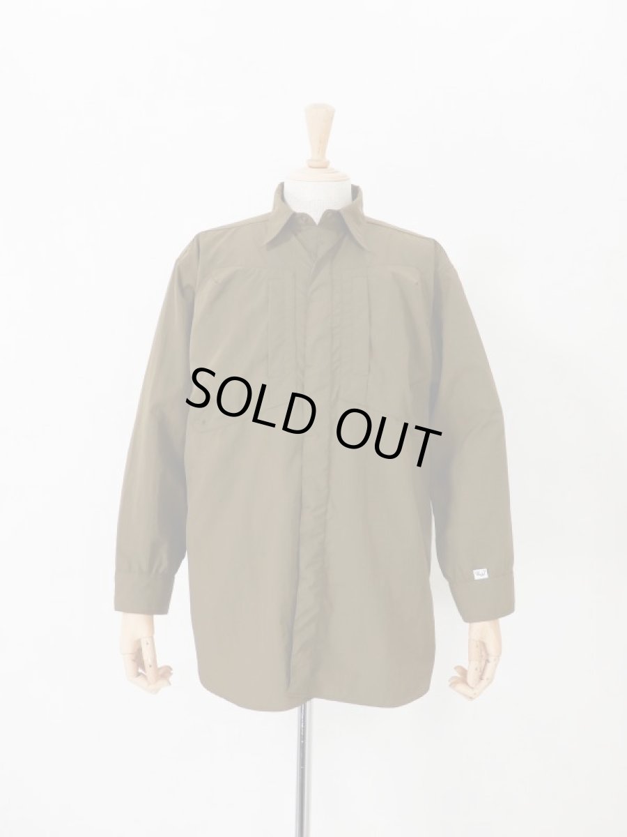 画像2: COMFY OUTDOOR GARMENT [コンフィーアウトドアガーメント] WIND BREAKER SHIRTS [COYOTE] (2)